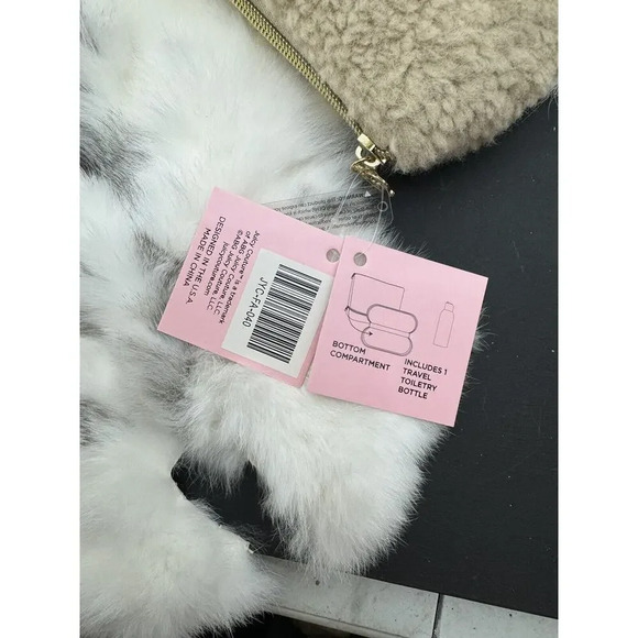 Juicy COUTURE Travel Cosmetic Bag Beige Sherpa Gold Makeup Bag New W/Tags Shiny - Picture 6 of 9